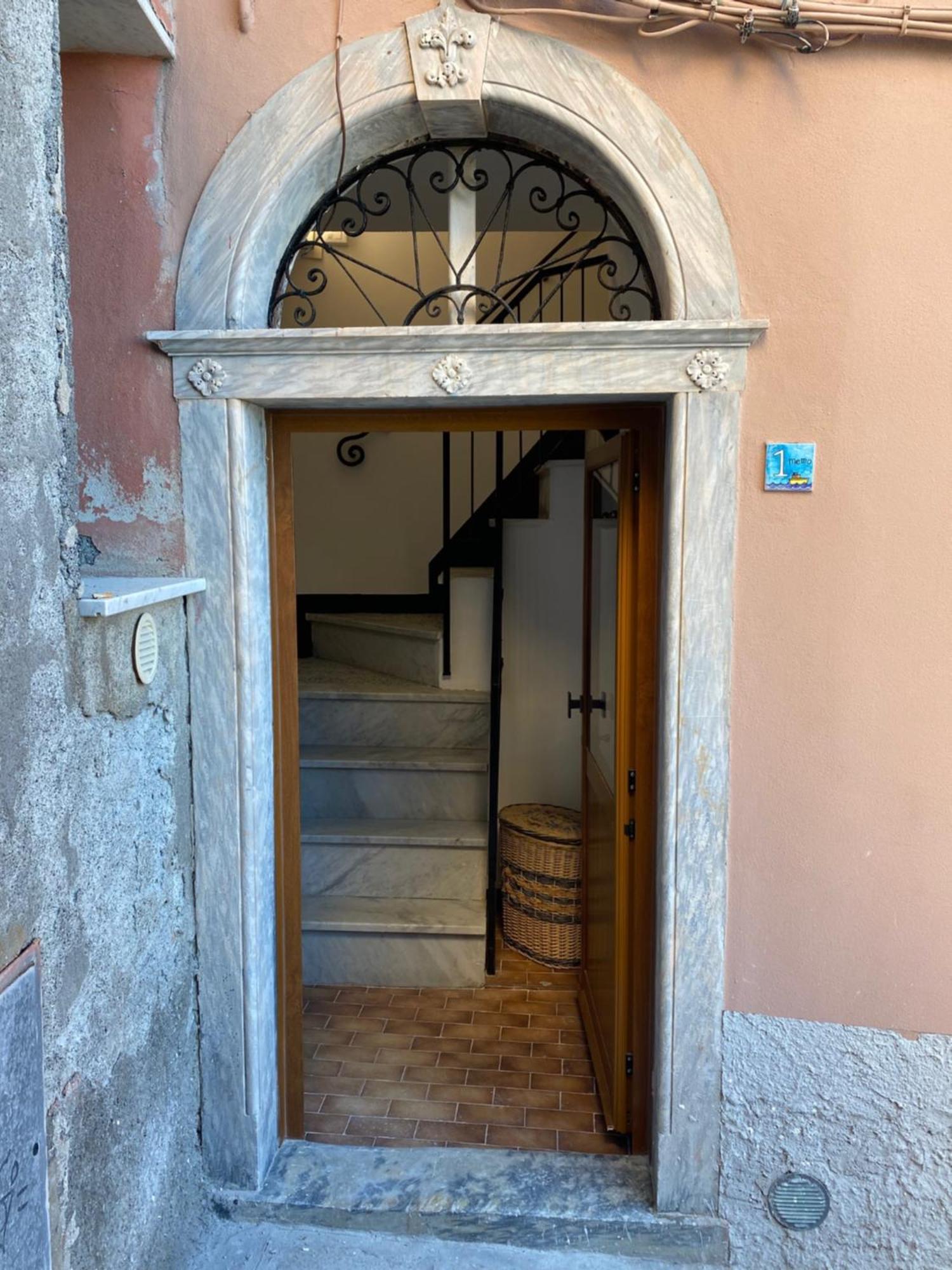 Candidina Vernazza Exteriör bild